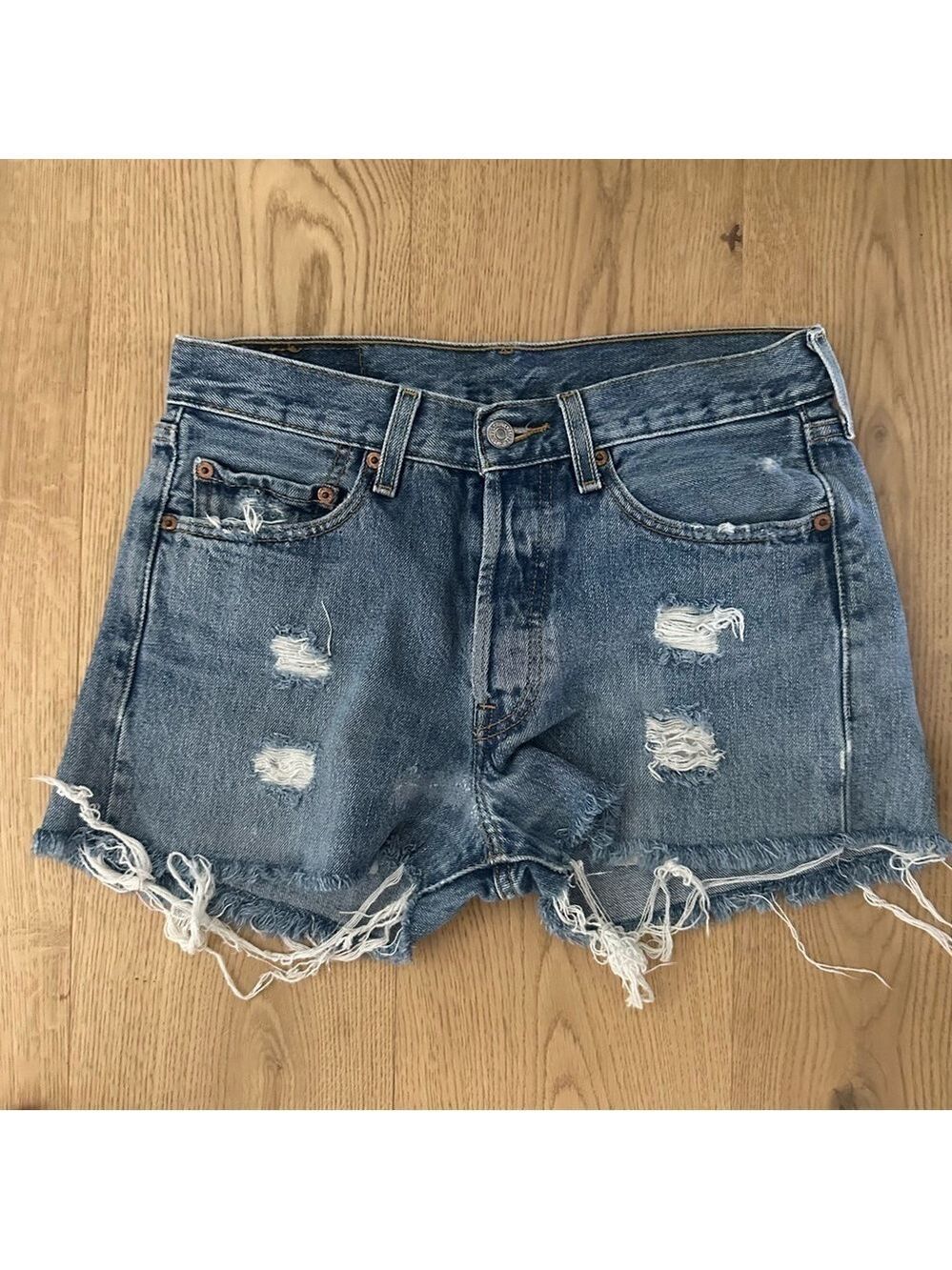 LEVI'S 501 DISTRESSED CUT OFF SHORTS BUTTON FRONT 5 POCKET STYLE SZ 28
